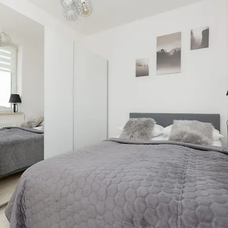 Szlachecka Apartment With Balcony & Parking Warsaw By Noclegi Renters Exterior photo