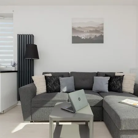 Szlachecka Apartment With Balcony & Parking Warsaw By Noclegi Renters Exterior photo
