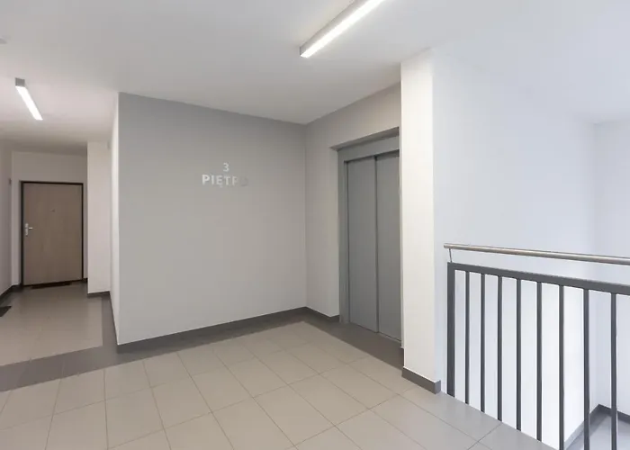 Szlachecka Apartment With Balcony & Parking Warsaw By Noclegi Renters
