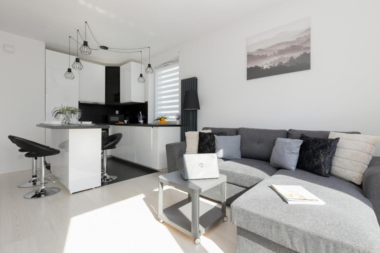 Szlachecka With Balcony & Parking By Renters Appartamento Varsavia