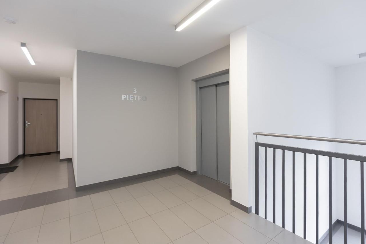 Szlachecka With Balcony & Parking By Renters Appartamento