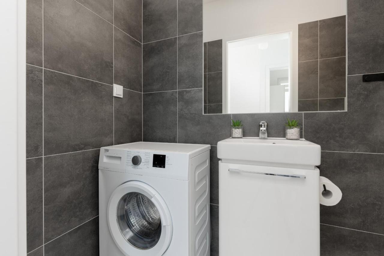 Szlachecka With Balcony & Parking By Renters Appartamento Varsavia