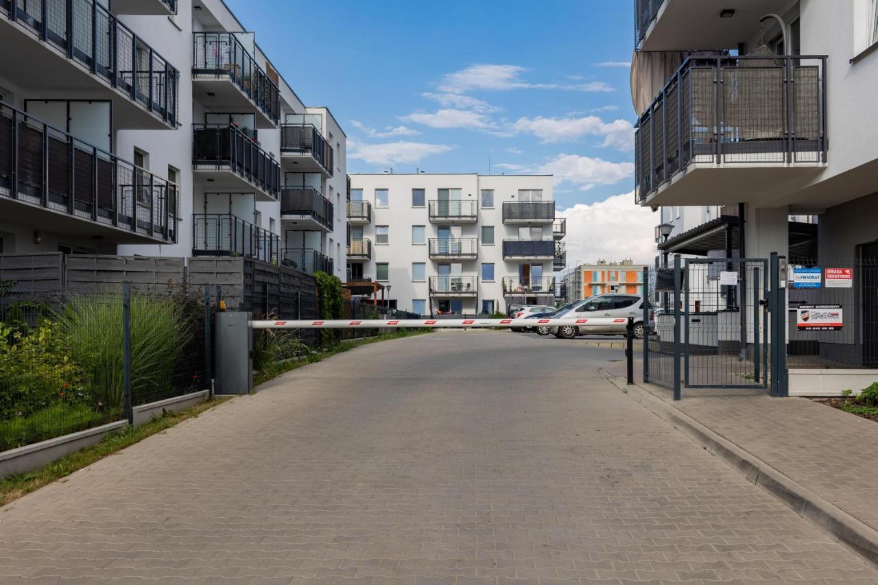 Szlachecka With Balcony & Parking By Renters Appartamento